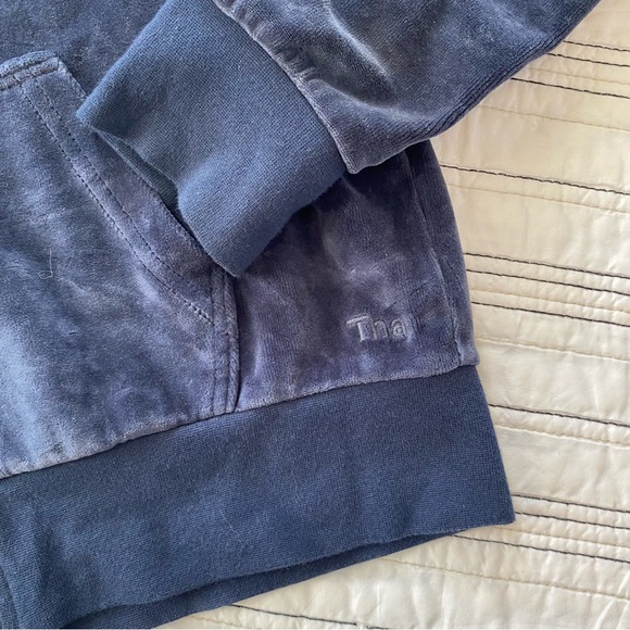 Aritzia Tna On Cloud 90’s Velour Zip Hoodie in Admiral Navy Blue sz Small - Picture 7 of 10